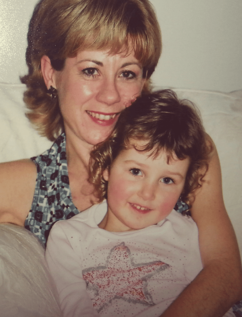 Alexandria as a child with her mother Juhl